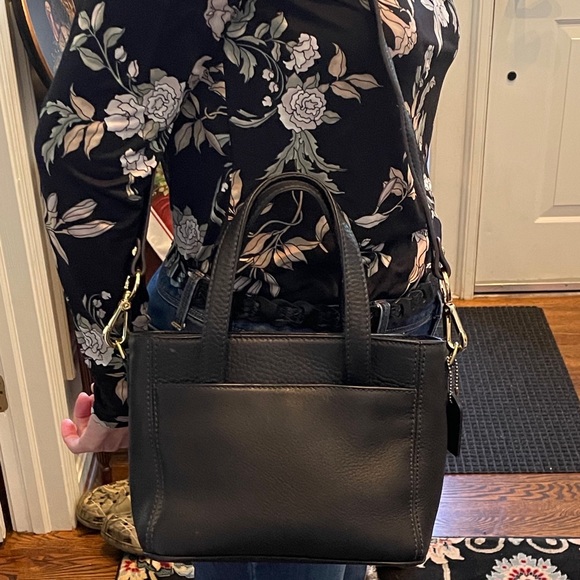 Vintage Coach satchel in black - Picture 2 of 9